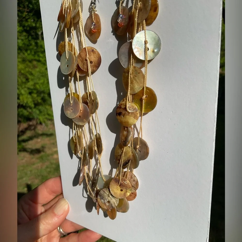 Shell Button Necklace and Earring Set - Picture 10 of 11